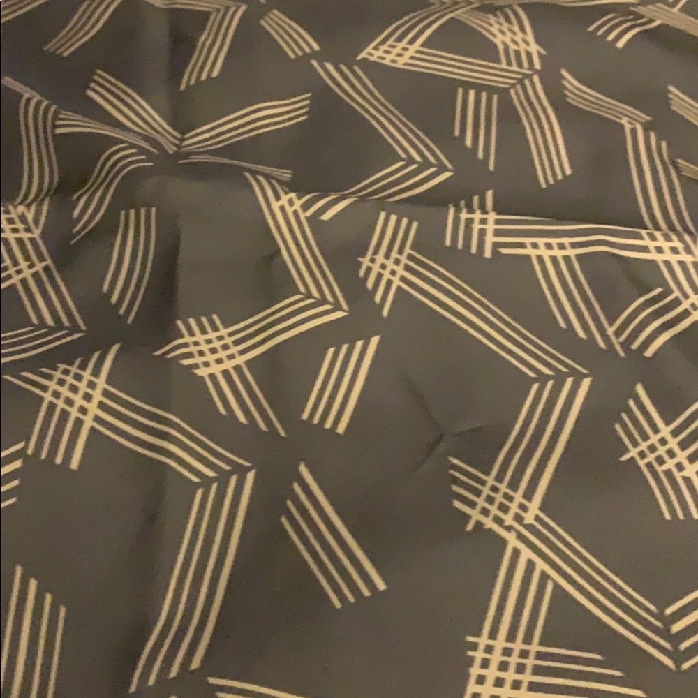 K Karl Lagerfield scarf - Picture 3 of 3